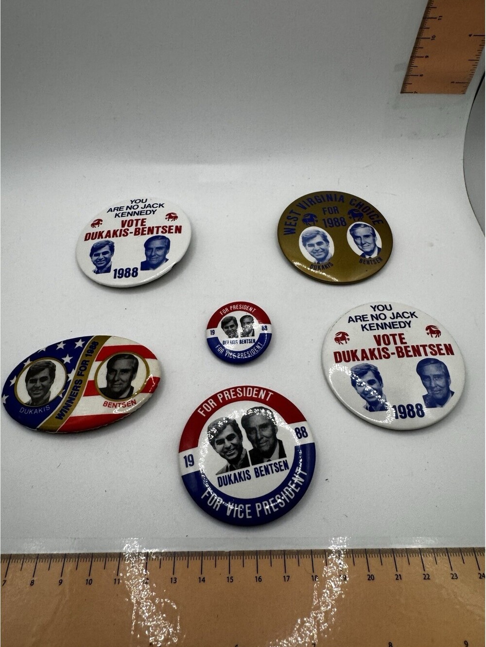 1988 Dukakis / Bentsen Presidential Campaign Pins Democratic Party Election (6)